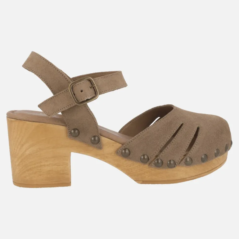 Zuecos Tiziana con pulsera al tobillo y tachas