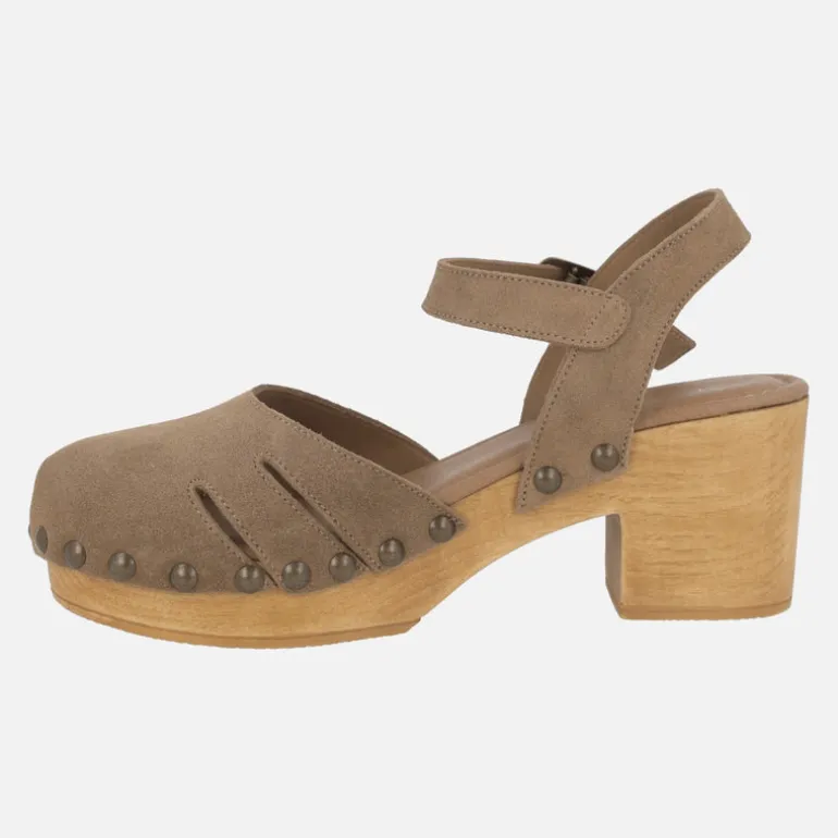Zuecos Tiziana con pulsera al tobillo y tachas