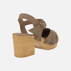 Zuecos Tiziana con pulsera al tobillo y tachas